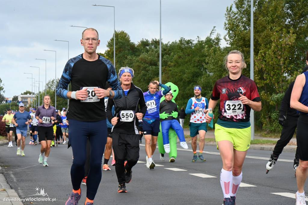 12. Półmaraton Włocławek: zawodnicy na trasie