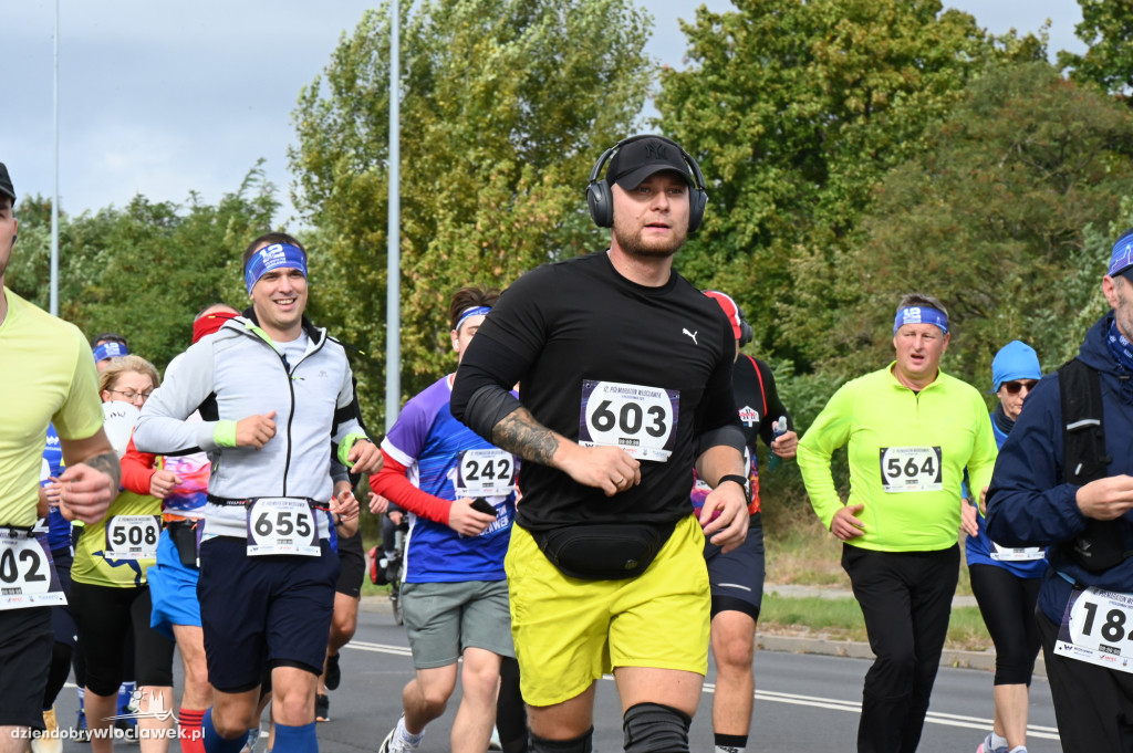 12. Półmaraton Włocławek: zawodnicy na trasie