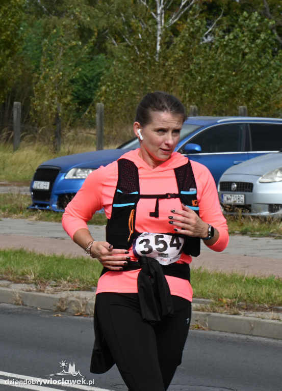 12. Półmaraton Włocławek: zawodnicy na trasie