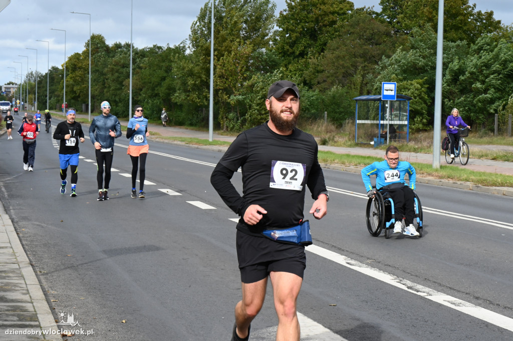 12. Półmaraton Włocławek: zawodnicy na trasie