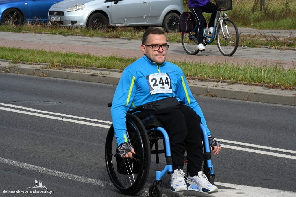 12. Półmaraton Włocławek: zawodnicy na trasie