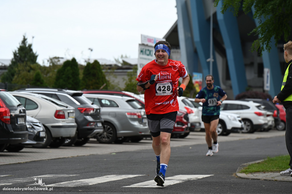 12. Półmaraton Włocławek: zawodnicy na trasie