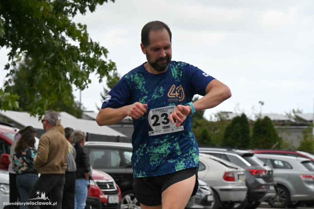 12. Półmaraton Włocławek: zawodnicy na trasie