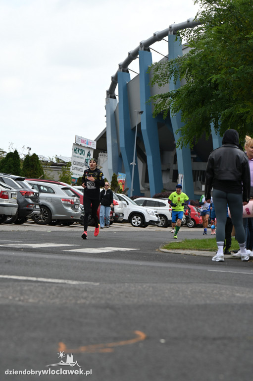 12. Półmaraton Włocławek: zawodnicy na trasie