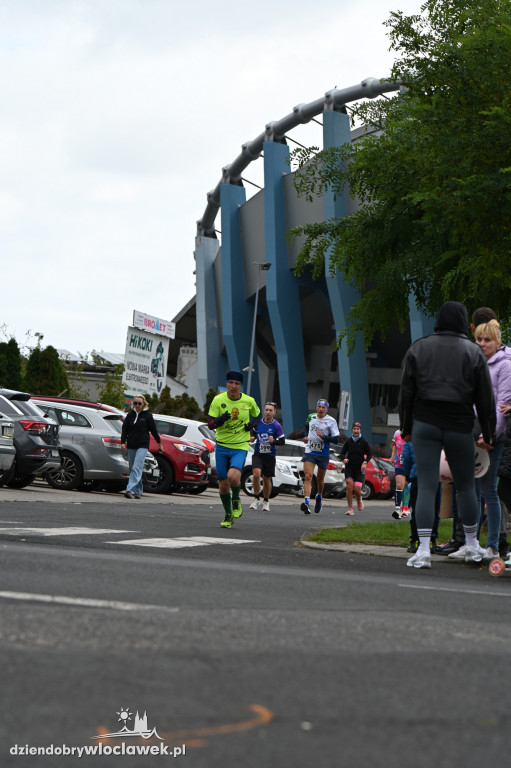 12. Półmaraton Włocławek: zawodnicy na trasie