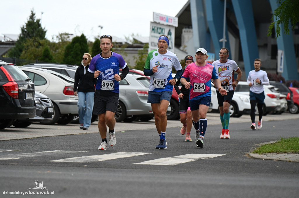 12. Półmaraton Włocławek: zawodnicy na trasie