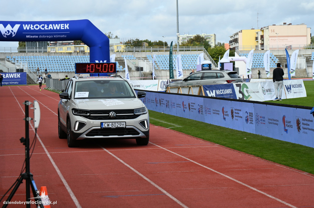 12. Półmaraton Włocławek: zawodnicy na mecie