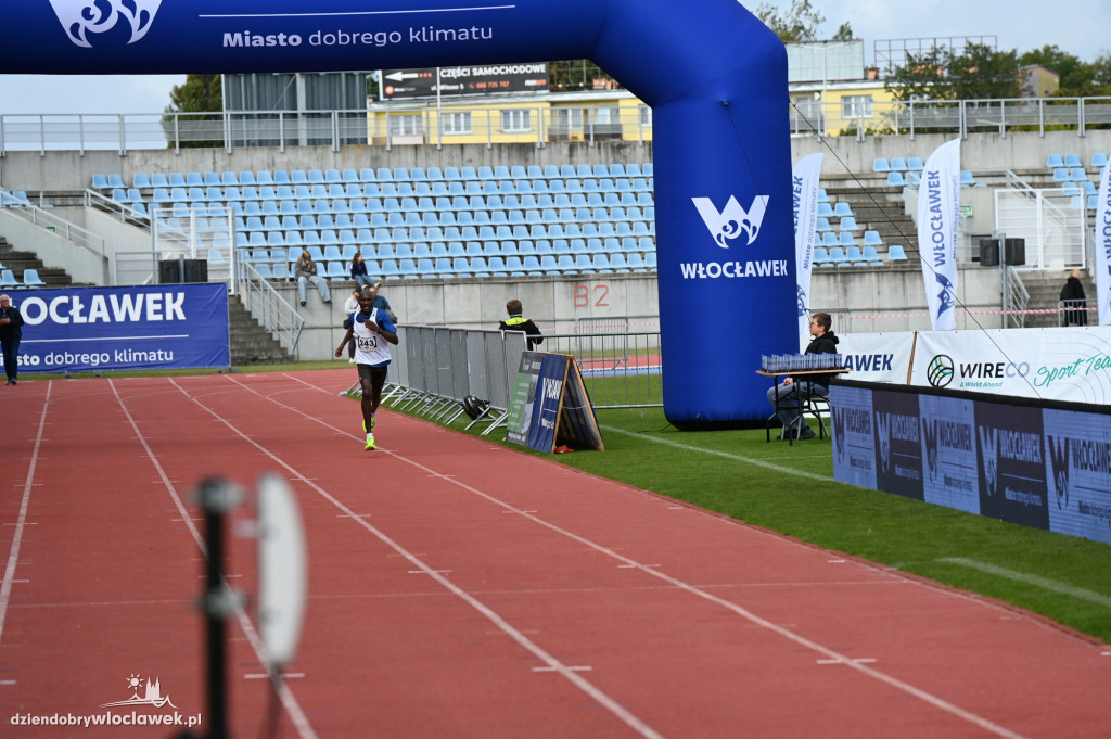 12. Półmaraton Włocławek: zawodnicy na mecie