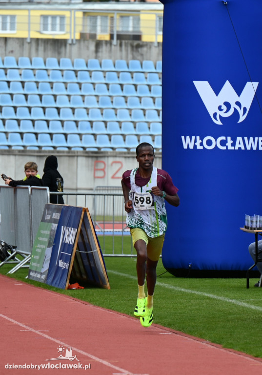 12. Półmaraton Włocławek: zawodnicy na mecie