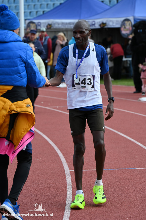 12. Półmaraton Włocławek: zawodnicy na mecie