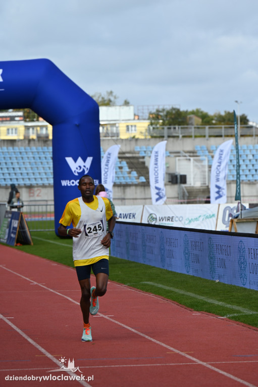 12. Półmaraton Włocławek: zawodnicy na mecie
