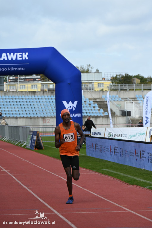 12. Półmaraton Włocławek: zawodnicy na mecie