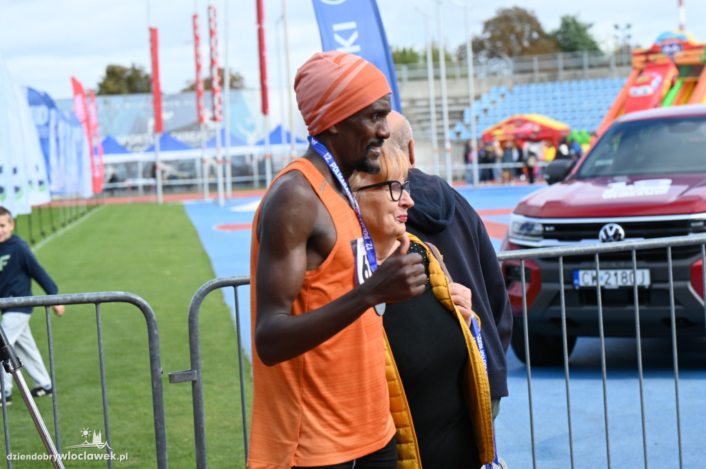 12. Półmaraton Włocławek: zawodnicy na mecie