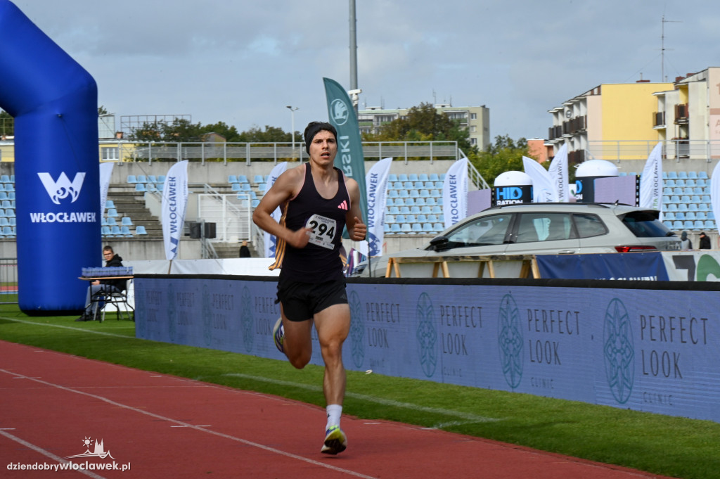 12. Półmaraton Włocławek: zawodnicy na mecie