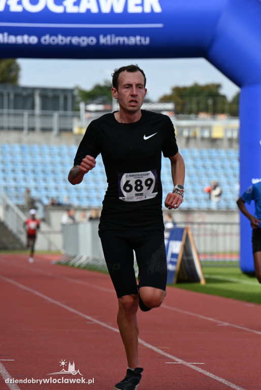 12. Półmaraton Włocławek: zawodnicy na mecie