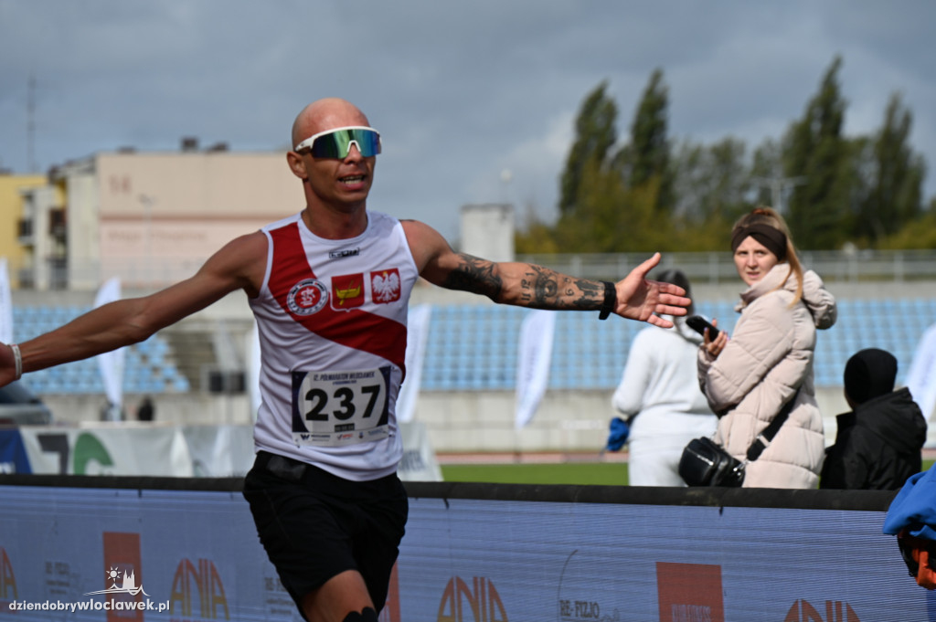 12. Półmaraton Włocławek: zawodnicy na mecie