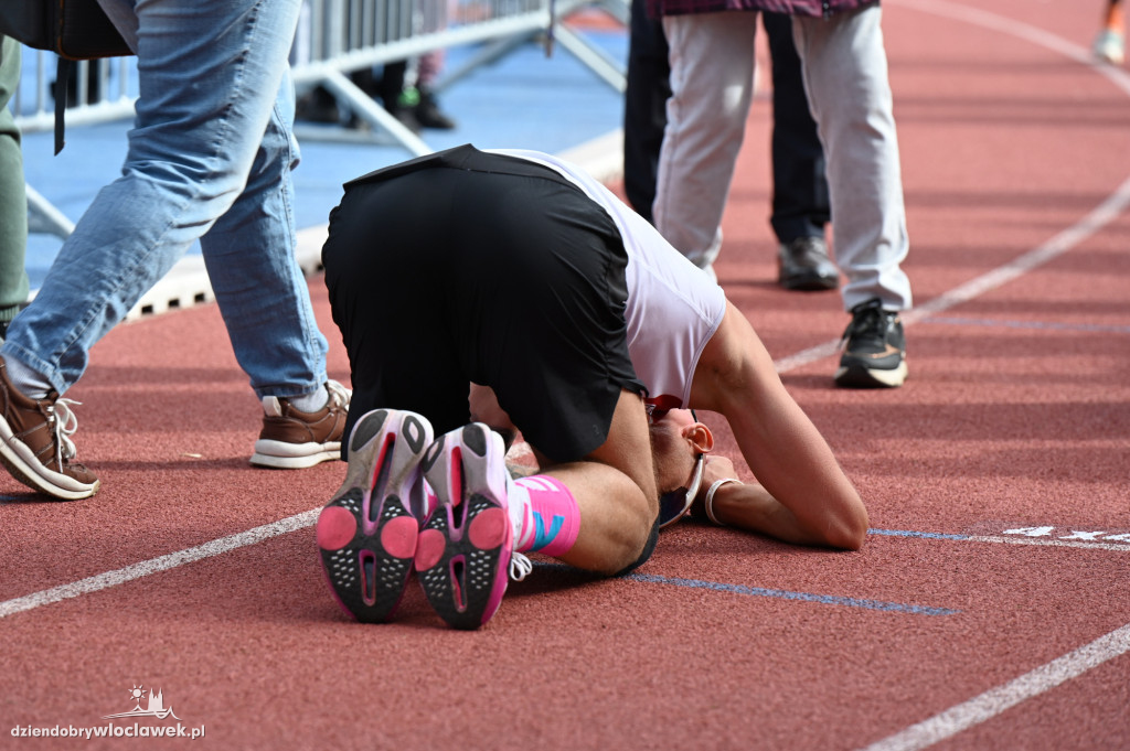 12. Półmaraton Włocławek: zawodnicy na mecie
