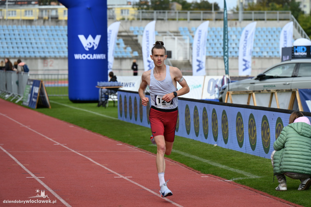 12. Półmaraton Włocławek: zawodnicy na mecie