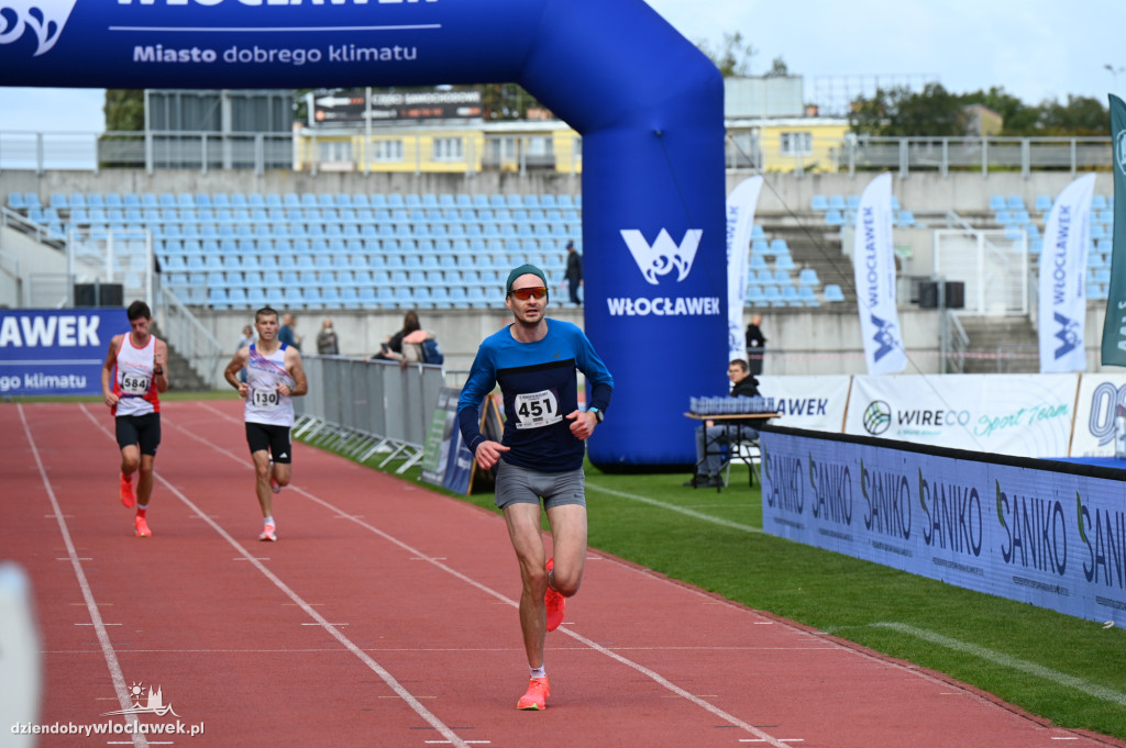 12. Półmaraton Włocławek: zawodnicy na mecie