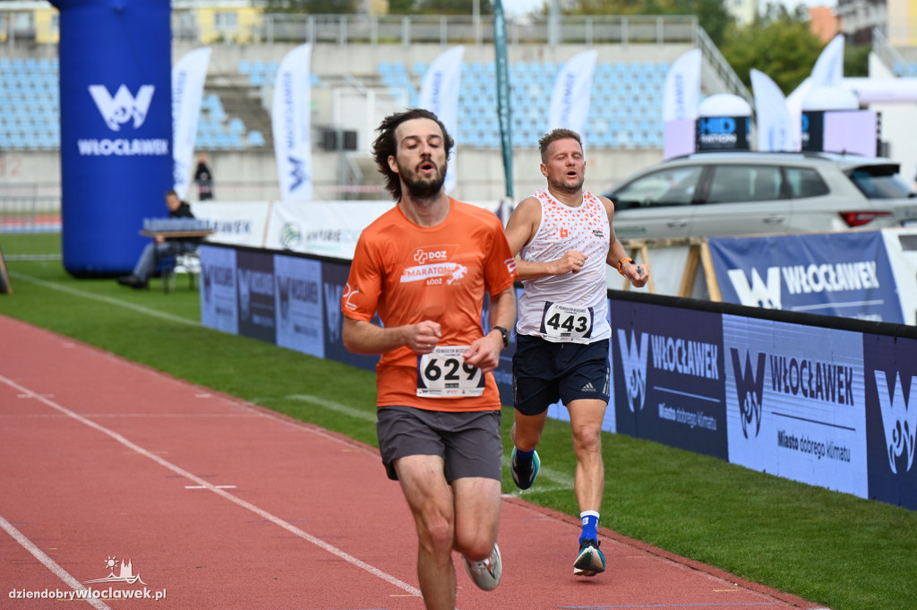 12. Półmaraton Włocławek: zawodnicy na mecie