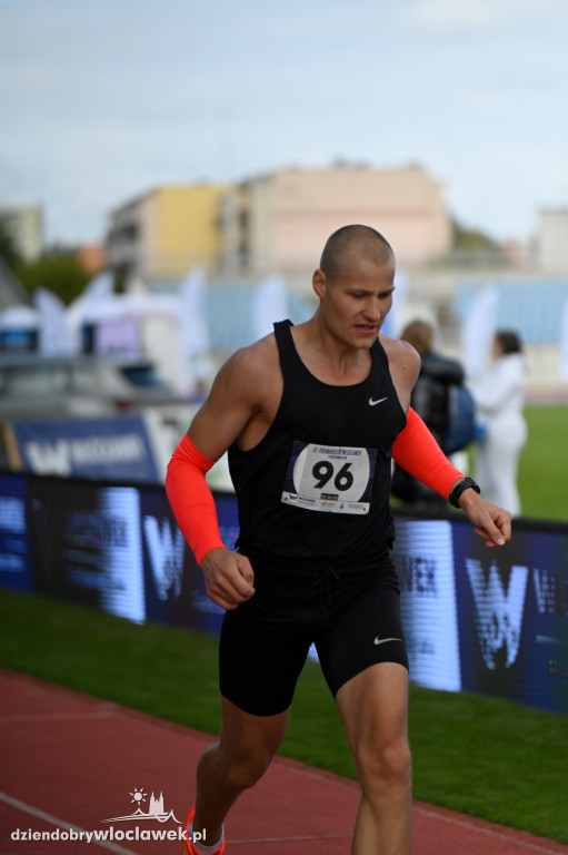 12. Półmaraton Włocławek: zawodnicy na mecie