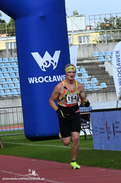 12. Półmaraton Włocławek: zawodnicy na mecie