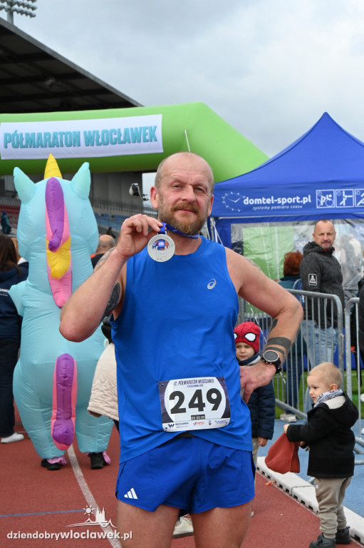 12. Półmaraton Włocławek: zawodnicy na mecie