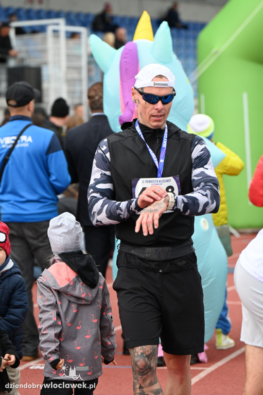 12. Półmaraton Włocławek: zawodnicy na mecie