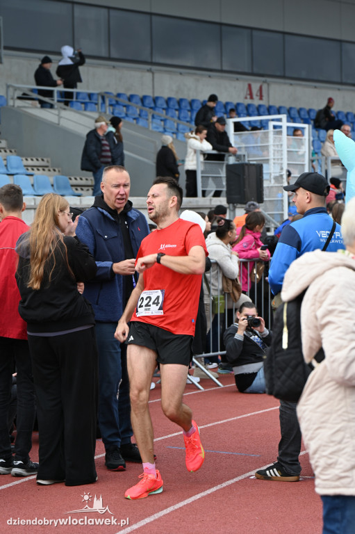 12. Półmaraton Włocławek: zawodnicy na mecie