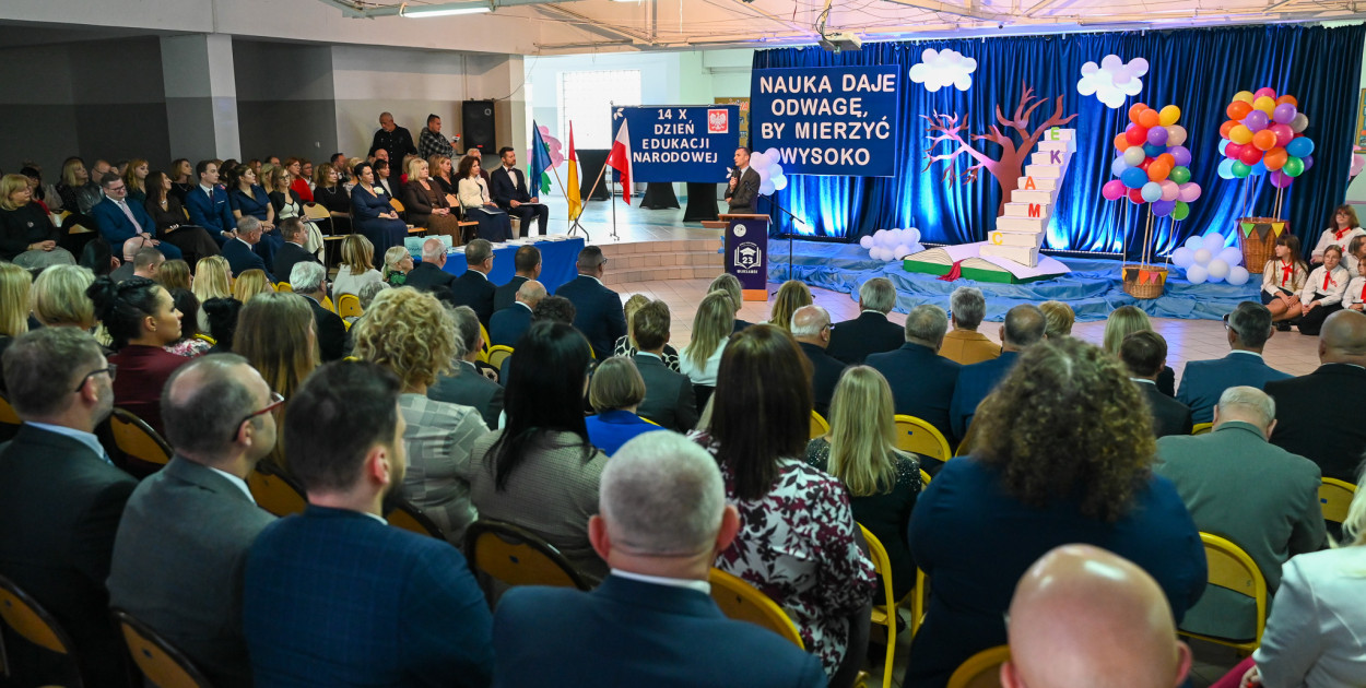 Nauczyciele i pracownicy szkół z wyróżnieniami