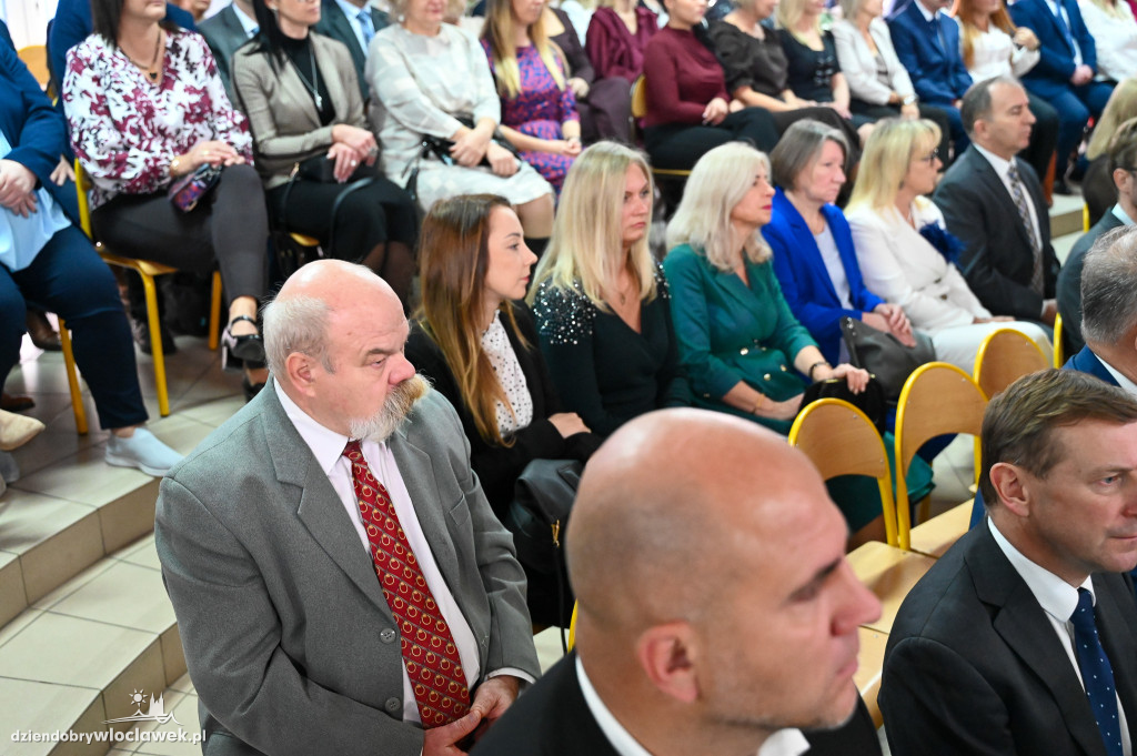 Nauczyciele i pracownicy szkół z wyróżnieniami
