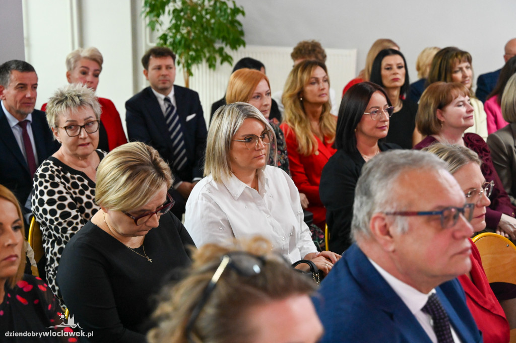 Nauczyciele i pracownicy szkół z wyróżnieniami