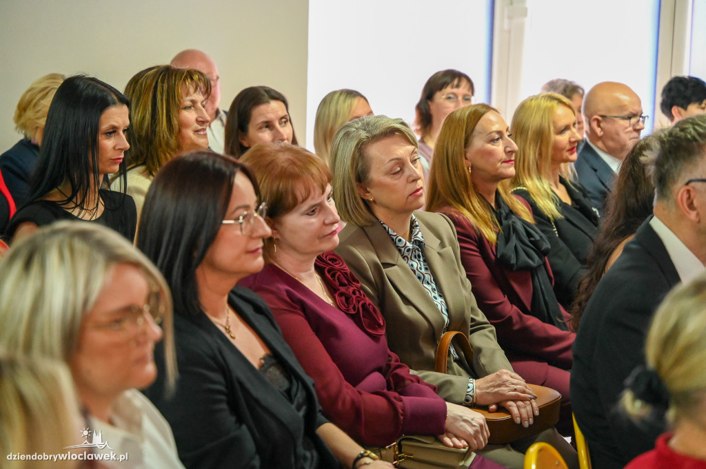 Nauczyciele i pracownicy szkół z wyróżnieniami