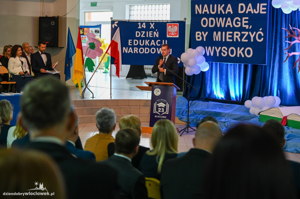 Nauczyciele i pracownicy szkół z wyróżnieniami