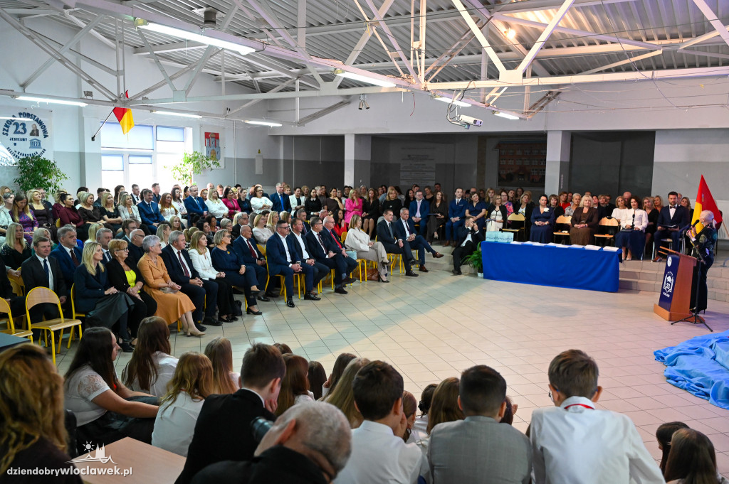 Nauczyciele i pracownicy szkół z wyróżnieniami