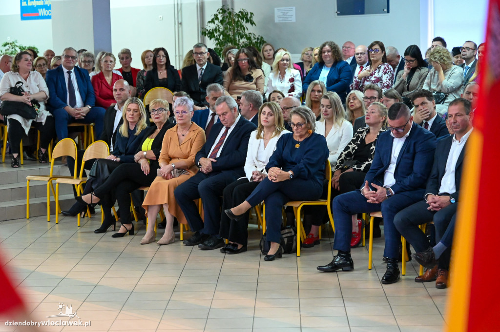 Nauczyciele i pracownicy szkół z wyróżnieniami