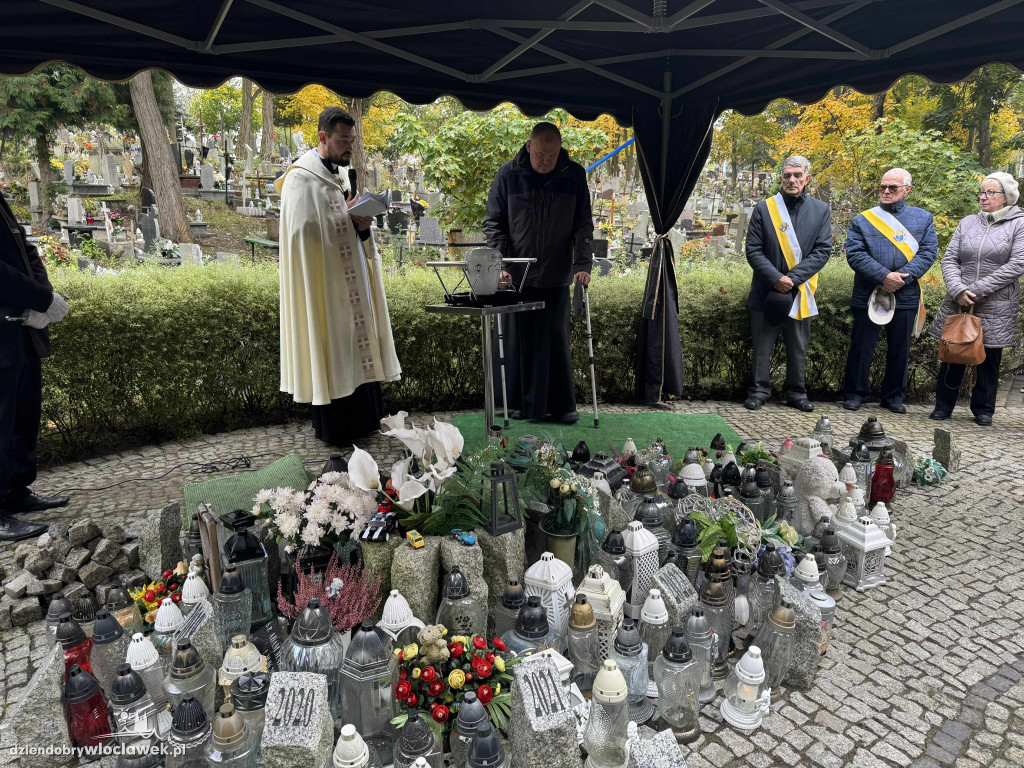 Pogrzeb dzieci zmarłych przed urodzeniem