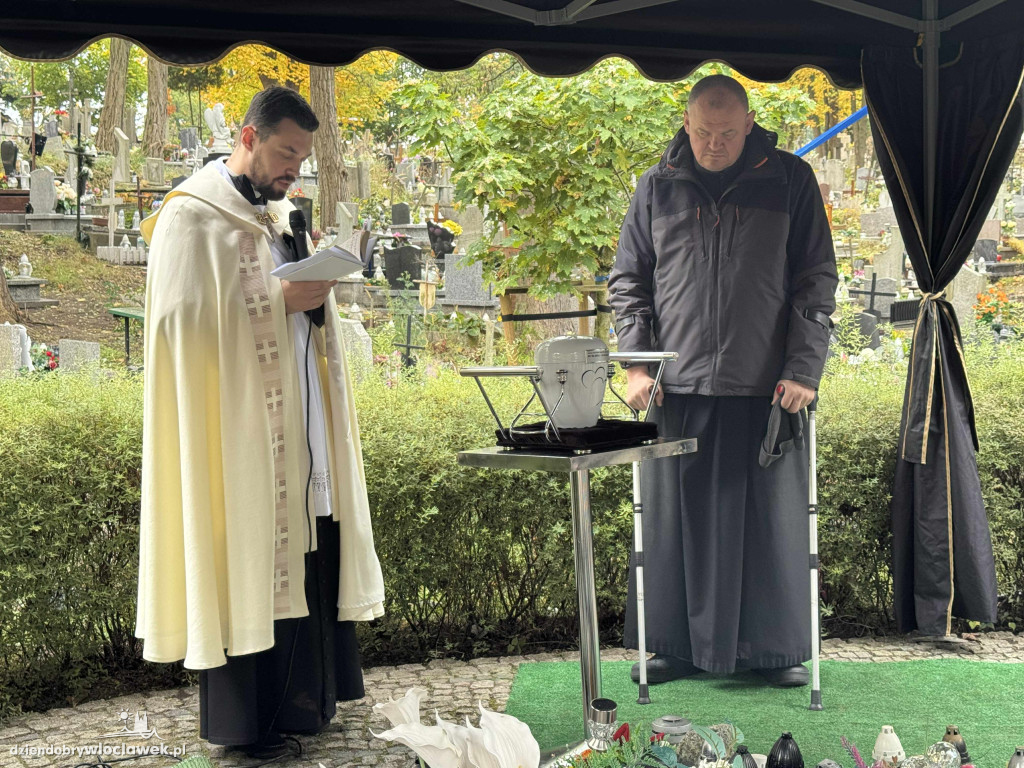 Pogrzeb dzieci zmarłych przed urodzeniem