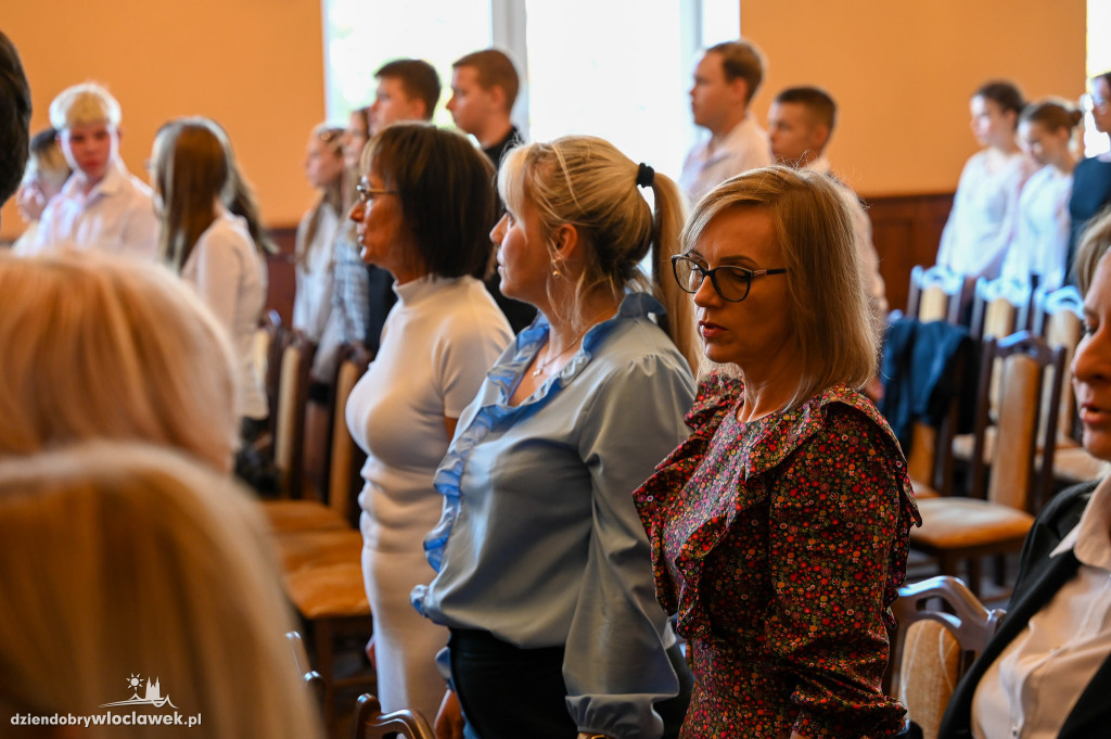 Pasowanie na uczniów rzemiosła w Cechu