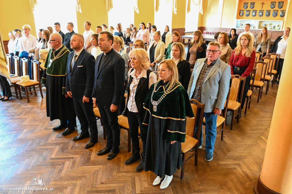 Pasowanie na uczniów rzemiosła w Cechu