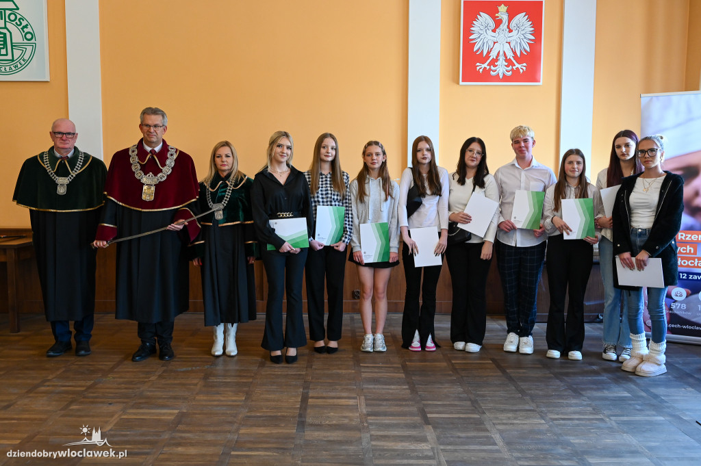 Pasowanie na uczniów rzemiosła w Cechu