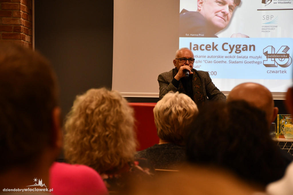 Jacek Cygan w Bibliotece Miejskiej we Włocławku