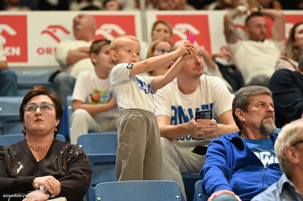  Anwil Włocławek gra z MKS-em Dąbrowa Górnicza