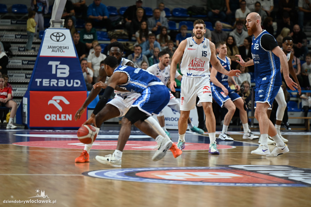  Anwil Włocławek gra z MKS-em Dąbrowa Górnicza