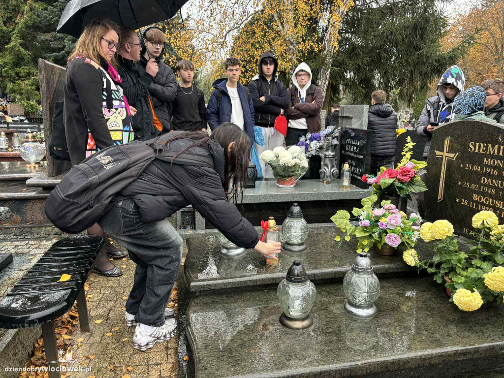 Włocławskie szkoły pamiętają o zmarłych