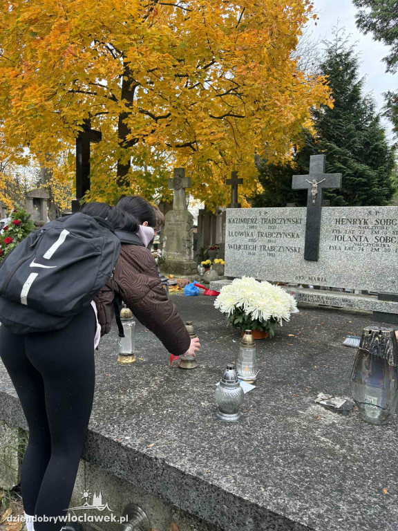 Włocławskie szkoły pamiętają o zmarłych