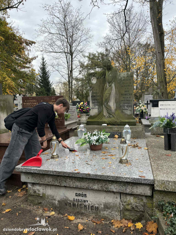 Włocławskie szkoły pamiętają o zmarłych