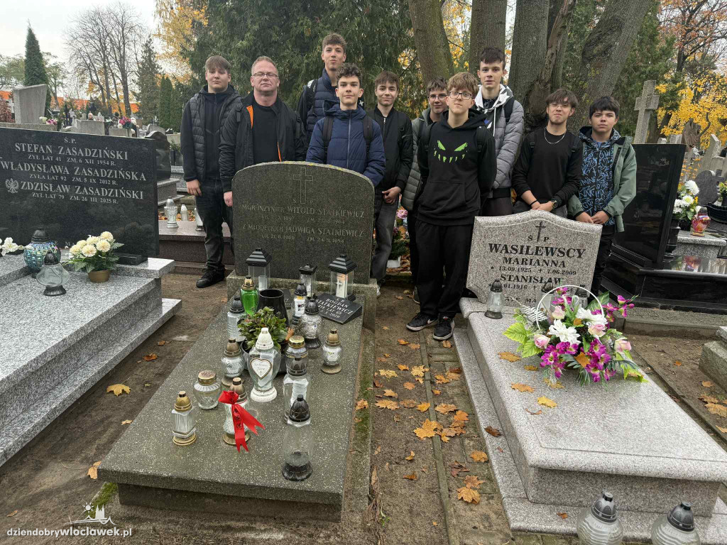 Włocławskie szkoły pamiętają o zmarłych