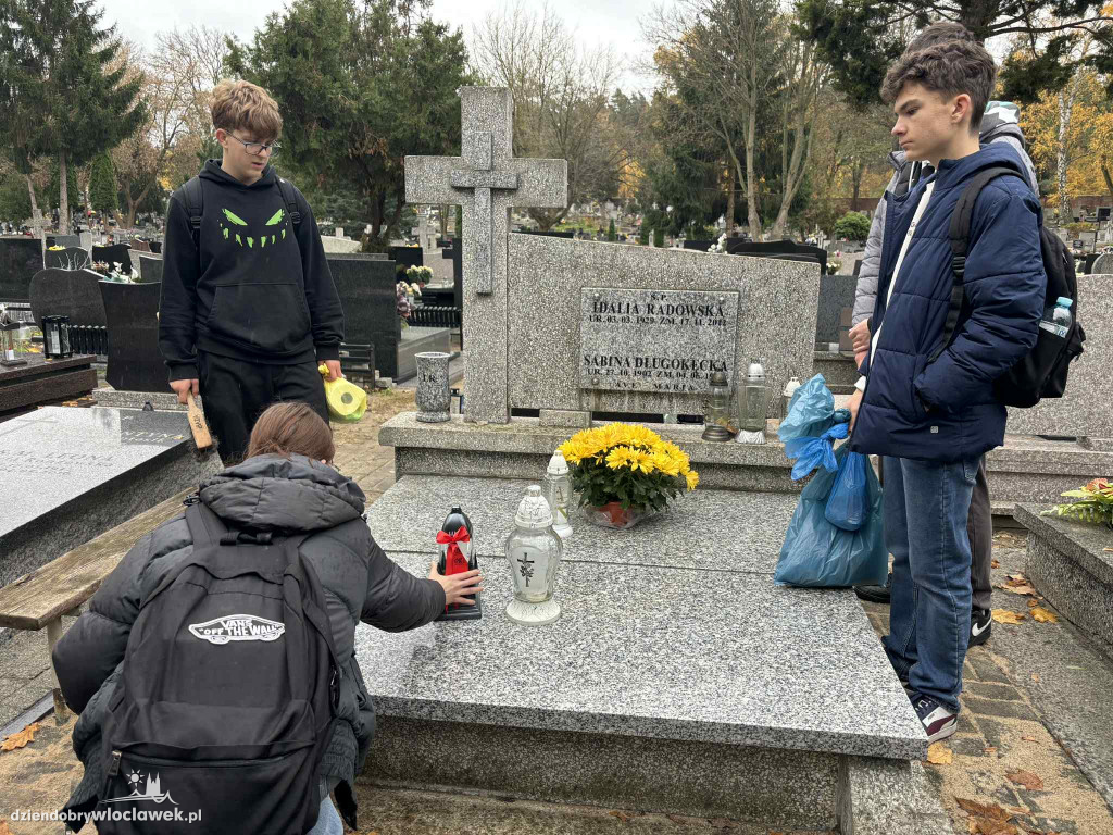 Włocławskie szkoły pamiętają o zmarłych