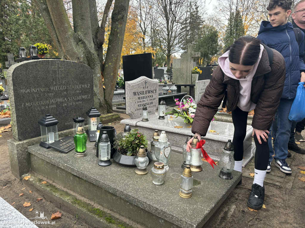Włocławskie szkoły pamiętają o zmarłych